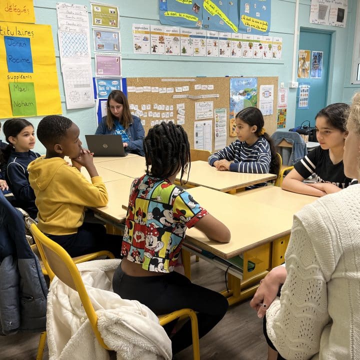 Groupe de discussion avec l'équipe de l'UNICEF France et les enfants de l'école Fernand Léger